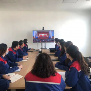 收看二十大开幕式